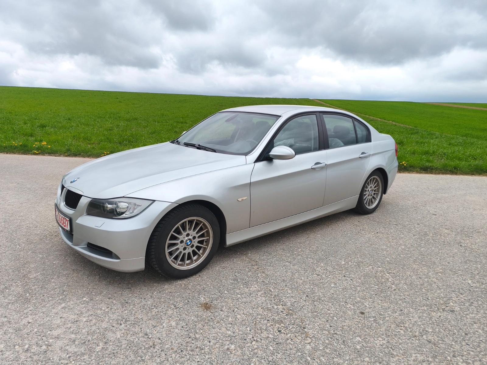 BMW 320i*Xenon*Teil Leder*Tempomat*Sitzheizung*