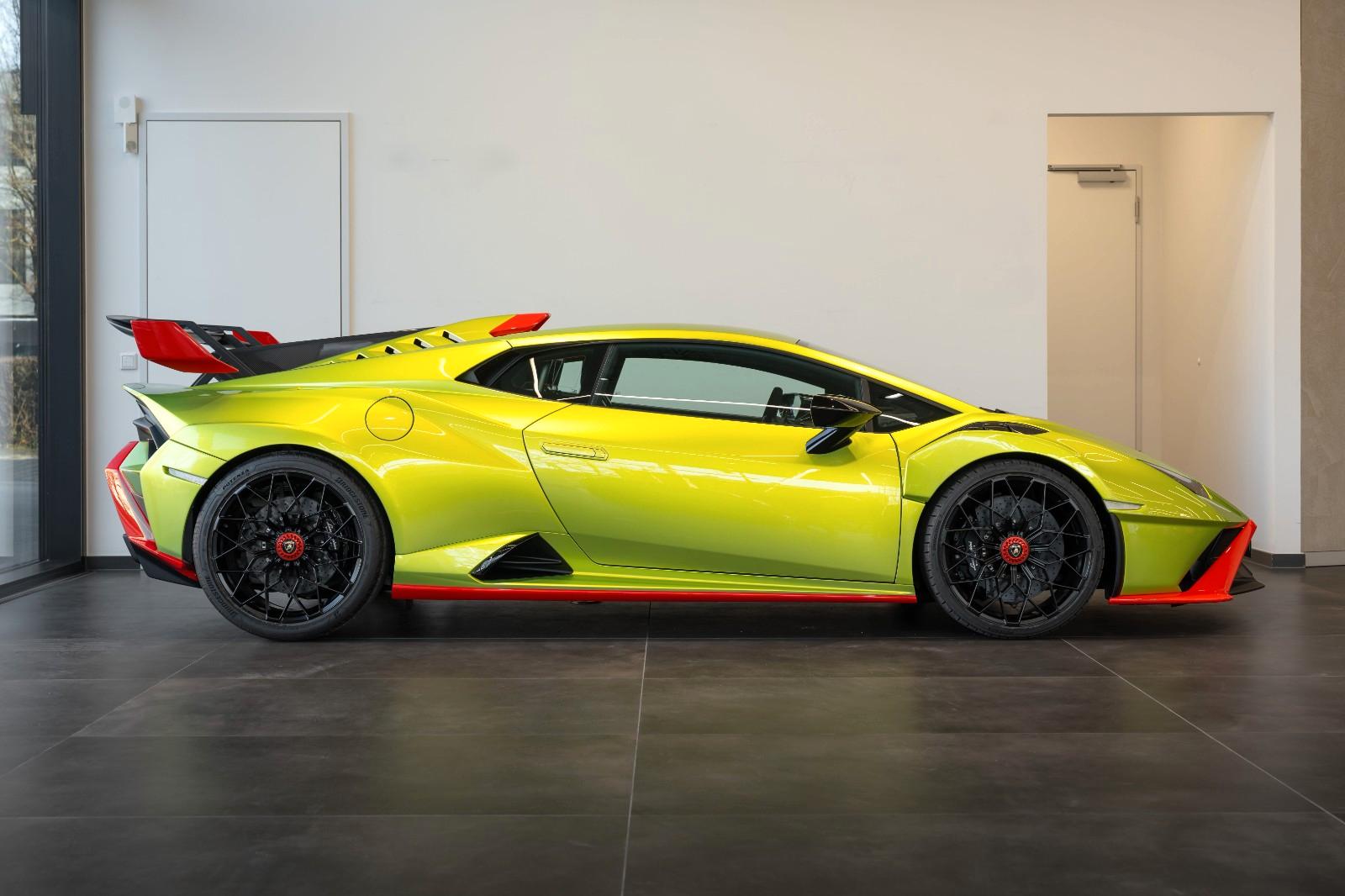 Lamborghini Huracán STO