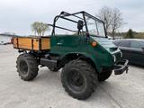 Mercedes-Benz Unimog U411 Auto nach einer Generalüberholung