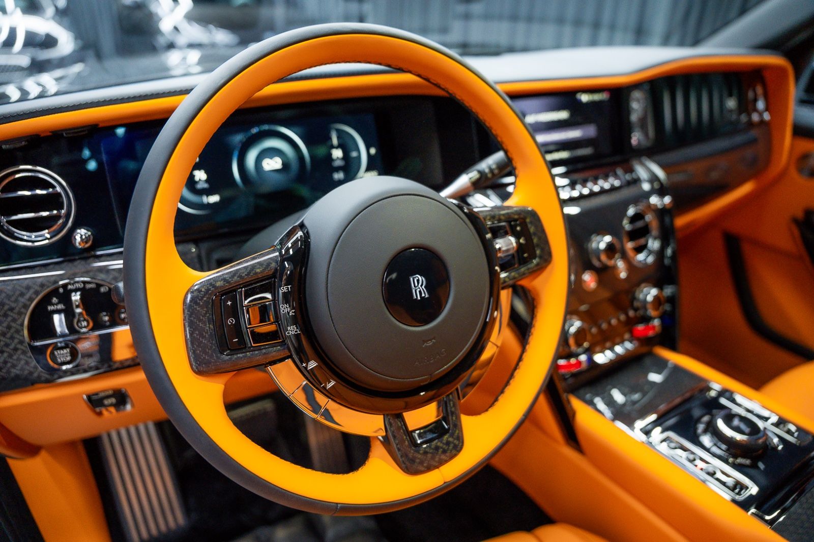 Fahrzeugabbildung Rolls-Royce Cullinan Black Badge 4Seats Starlight 2025 FULL
