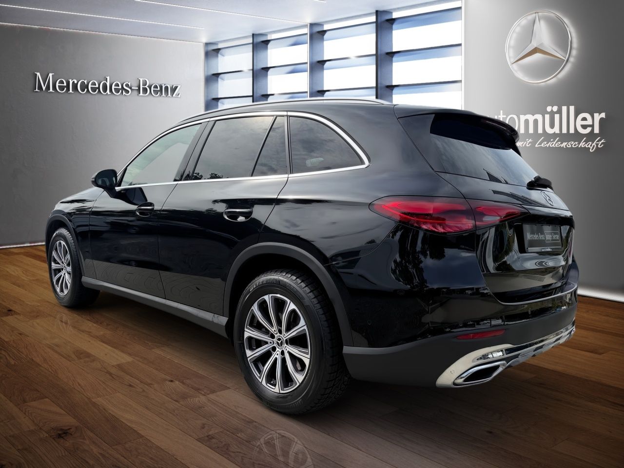 Fahrzeugabbildung Mercedes-Benz GLC 200 4M AVANTGARDE+AHK+AMBIENTE+LED+KAM+CARPL