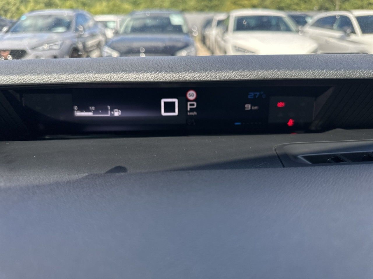 Fahrzeugabbildung Citroën C3 Hybrid 110 Doppelkupplung 6-Gang Collection - mit KI generiert/bearbeitet