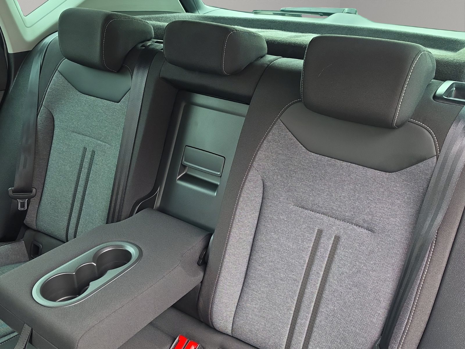 Fahrzeugabbildung SEAT Ateca Style Apple CarPlay LED