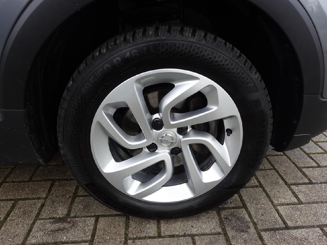 Fahrzeugabbildung Opel Crossland 1,2 Innovation Automatik