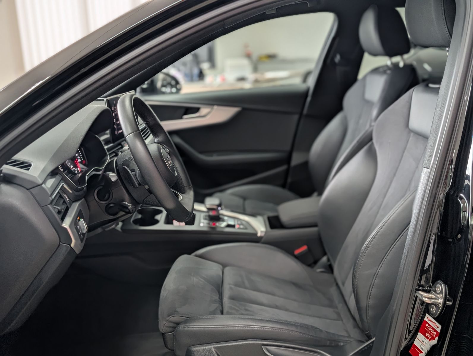 Fahrzeugabbildung Audi A4 40 TFSI advanced SPORT-DINAMICA APS MATRIX