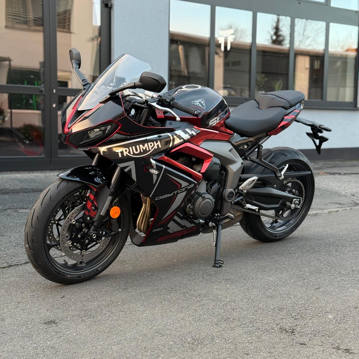 Triumph Daytona 660 Edition  mit 1,99% eff. Zins*