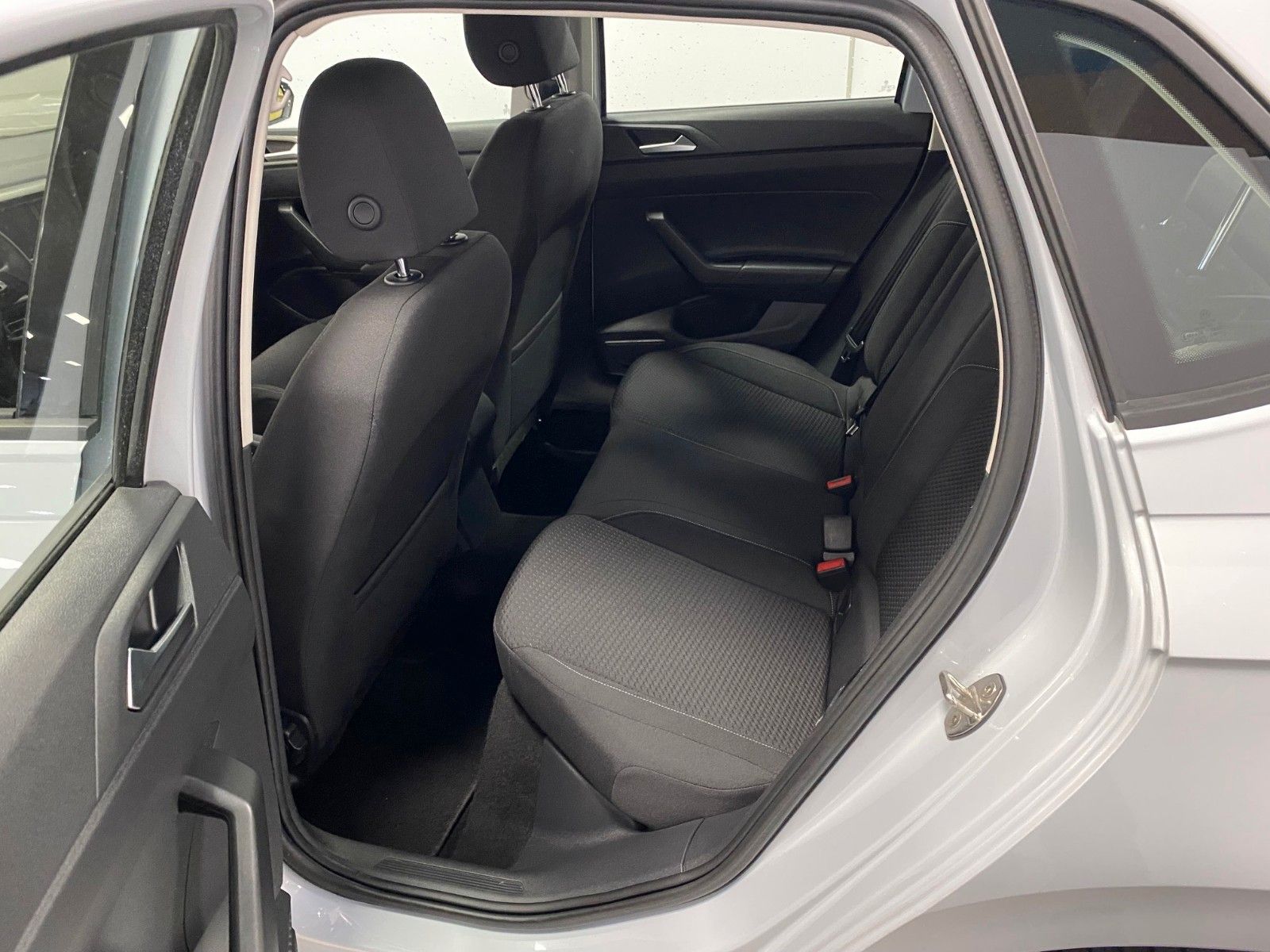 Fahrzeugabbildung Volkswagen Polo 1.0 TSI Comfortline+SITZHEIZUNG+PDC+