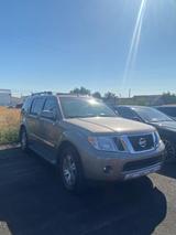 Nissan Pathfinder USA 4.0 Top Zustand  - : Geländewagen, Usa
