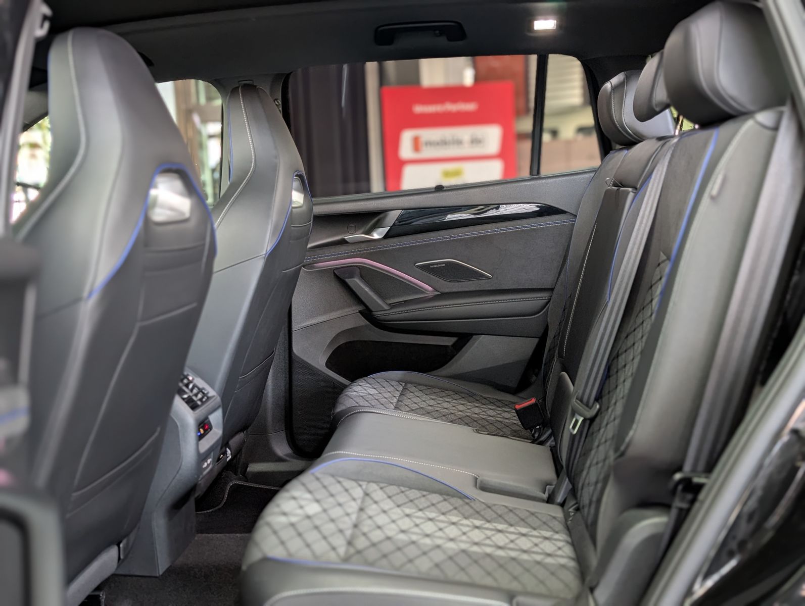 Fahrzeugabbildung Volkswagen Tayron R-Line 360°H&K LAUNCH PANO IQ-LIGHT AHK 7