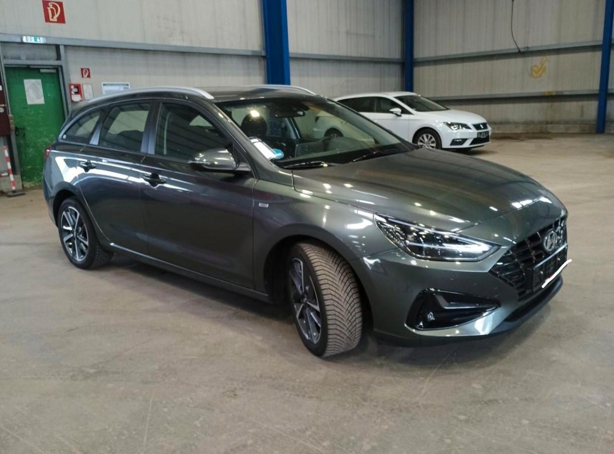 Hyundai i30 1.5 T-GDI Hybrid Trend ,Cam,Navi,LED