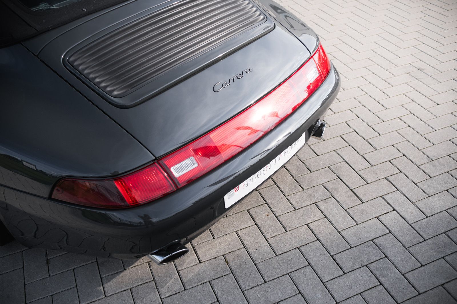 Fahrzeugabbildung Porsche 993 Carrera Cabriolet, NEUWERTIG von APCarDesign