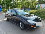 Ford Focus Ghia, Gebrauchtwagen unfallfrei... - Ford Focus aus 1999: Ghia