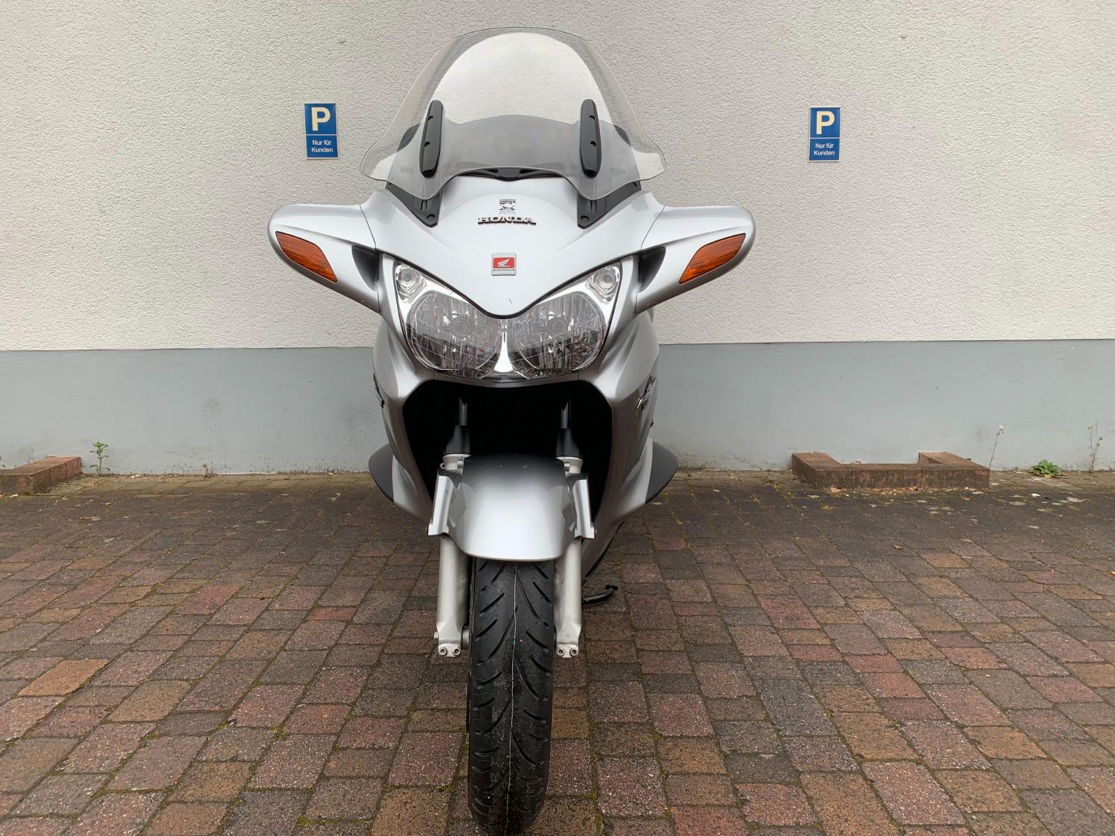 Honda ST 1300 A Pan European