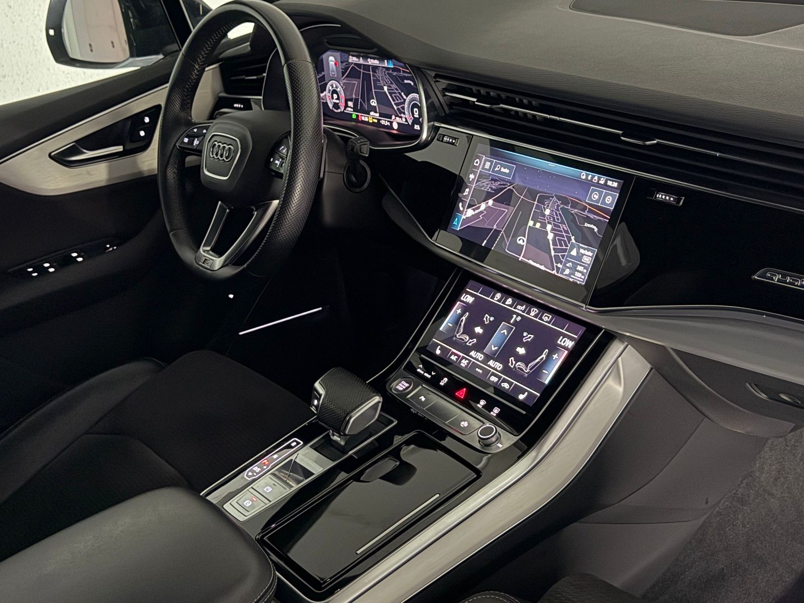 Fahrzeugabbildung Audi Q7 50 TDI Quattro S LINE/BOSE/MEMORY/HuD/7-SITZE
