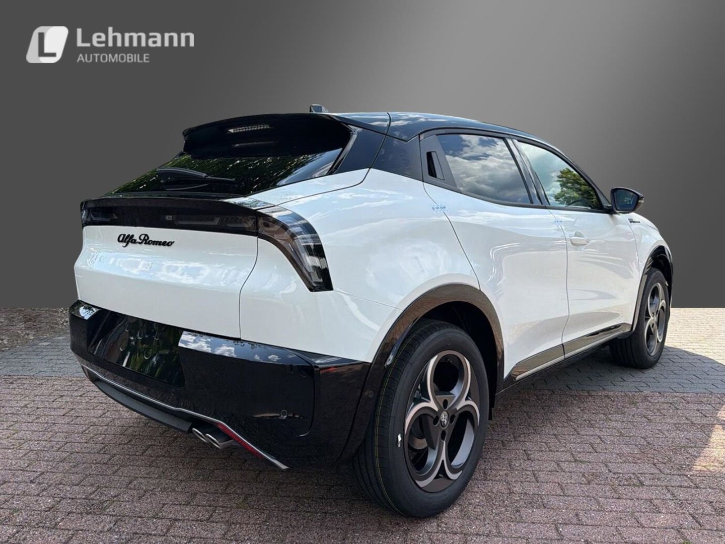 Fahrzeugabbildung Alfa Romeo Junior Ibrida Sport Speciale 1,2 VGT 107kW MY26