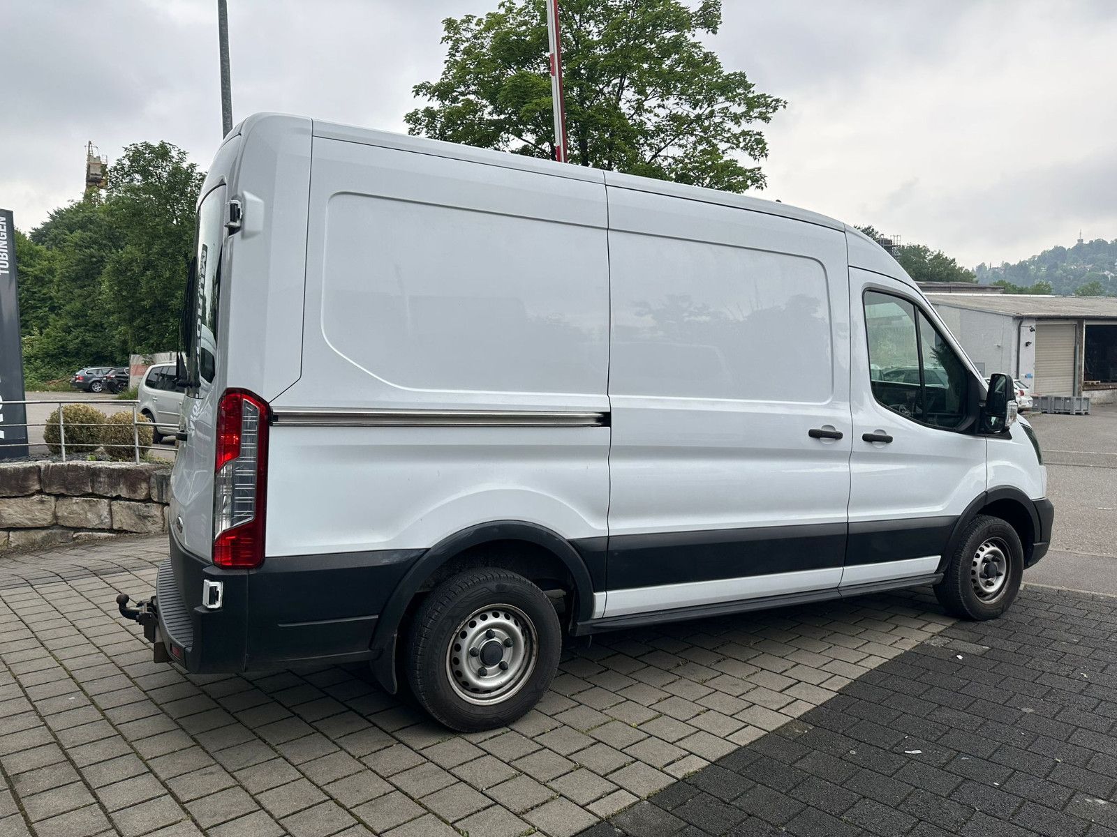 Fahrzeugabbildung Ford TRANSIT 290 L2H2 TREND* SDH* DAB*