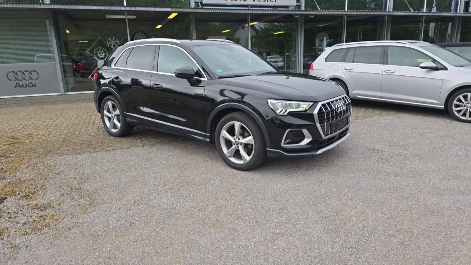 Audi Q3 35 TDI qua. ad. S-Line Nav AHK ACC Lane Side