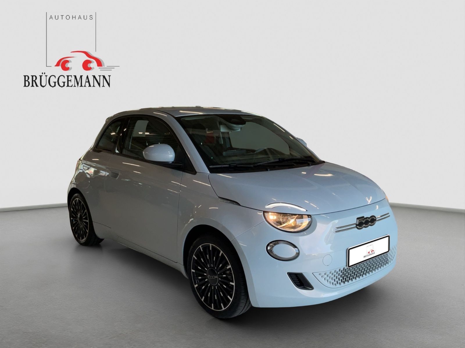 Fahrzeugabbildung Fiat 500e Icon Komfort-, Winter-, Parkpaket
