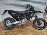 Husqvarna 701 Supermoto 2022 - HUSQVARNA 701 SUPERMOTO