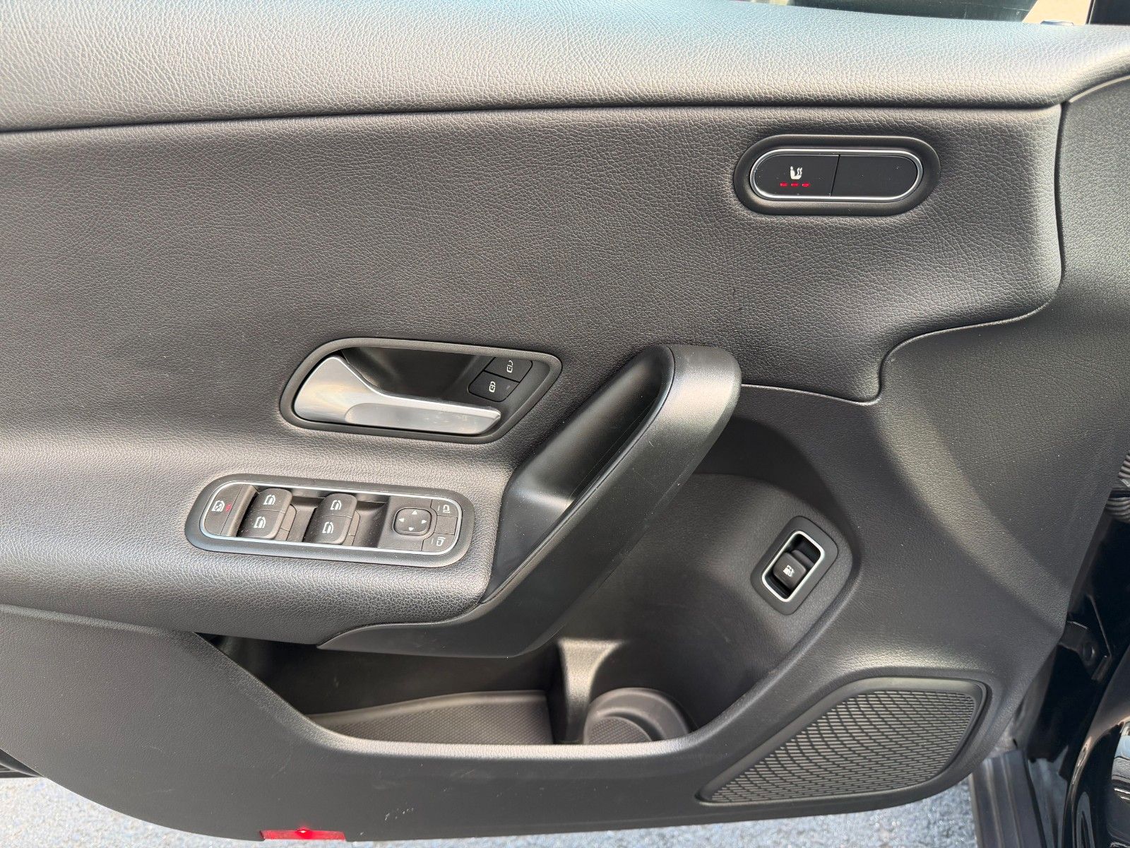 Fahrzeugabbildung Mercedes-Benz A 250e