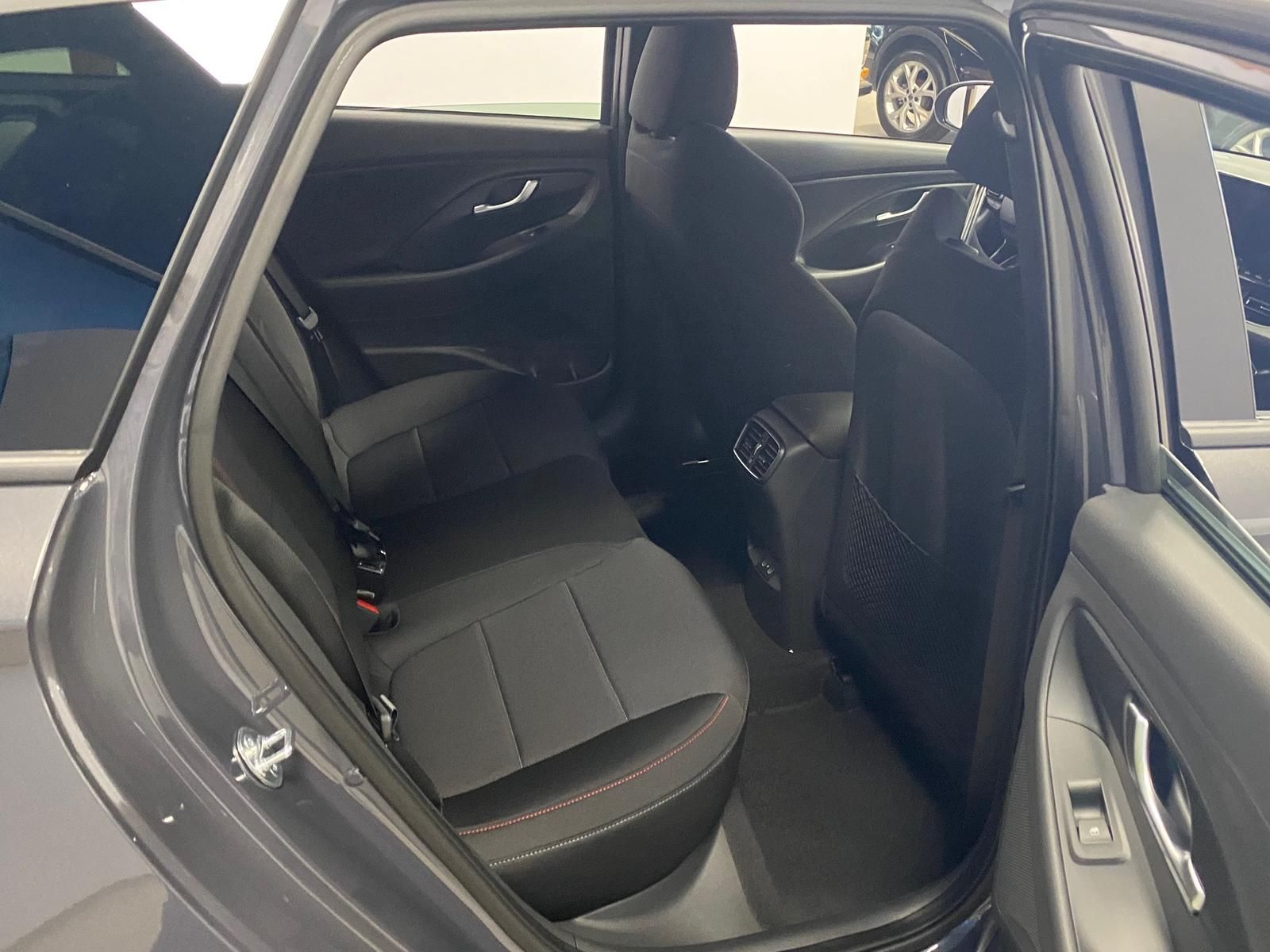 Fahrzeugabbildung Hyundai i30 N-Line APP+KLIMA+RFK+PDC+NAVI+SITZHEIZ+Andro