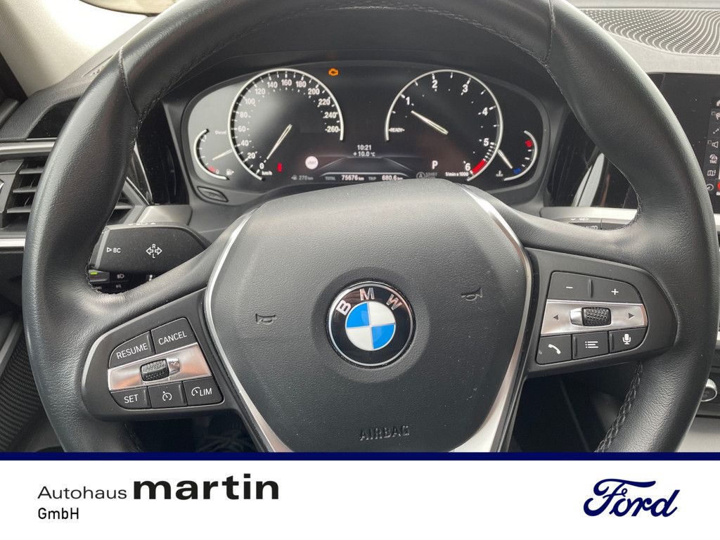 Fahrzeugabbildung BMW 320 d xDrive Advantage PDC SHZ NAVI W-LAN LED