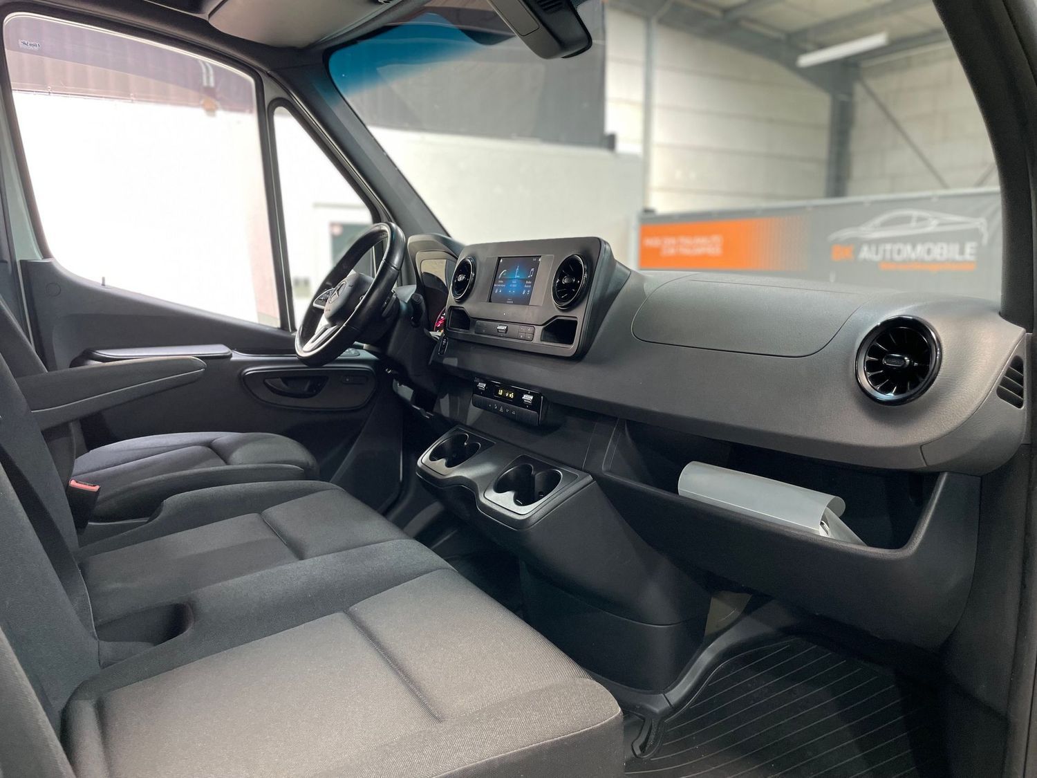 Fahrzeugabbildung Mercedes-Benz Sprinter 319CDI V6 Autm L2#Kamera#LED#ACC#AHK3,5