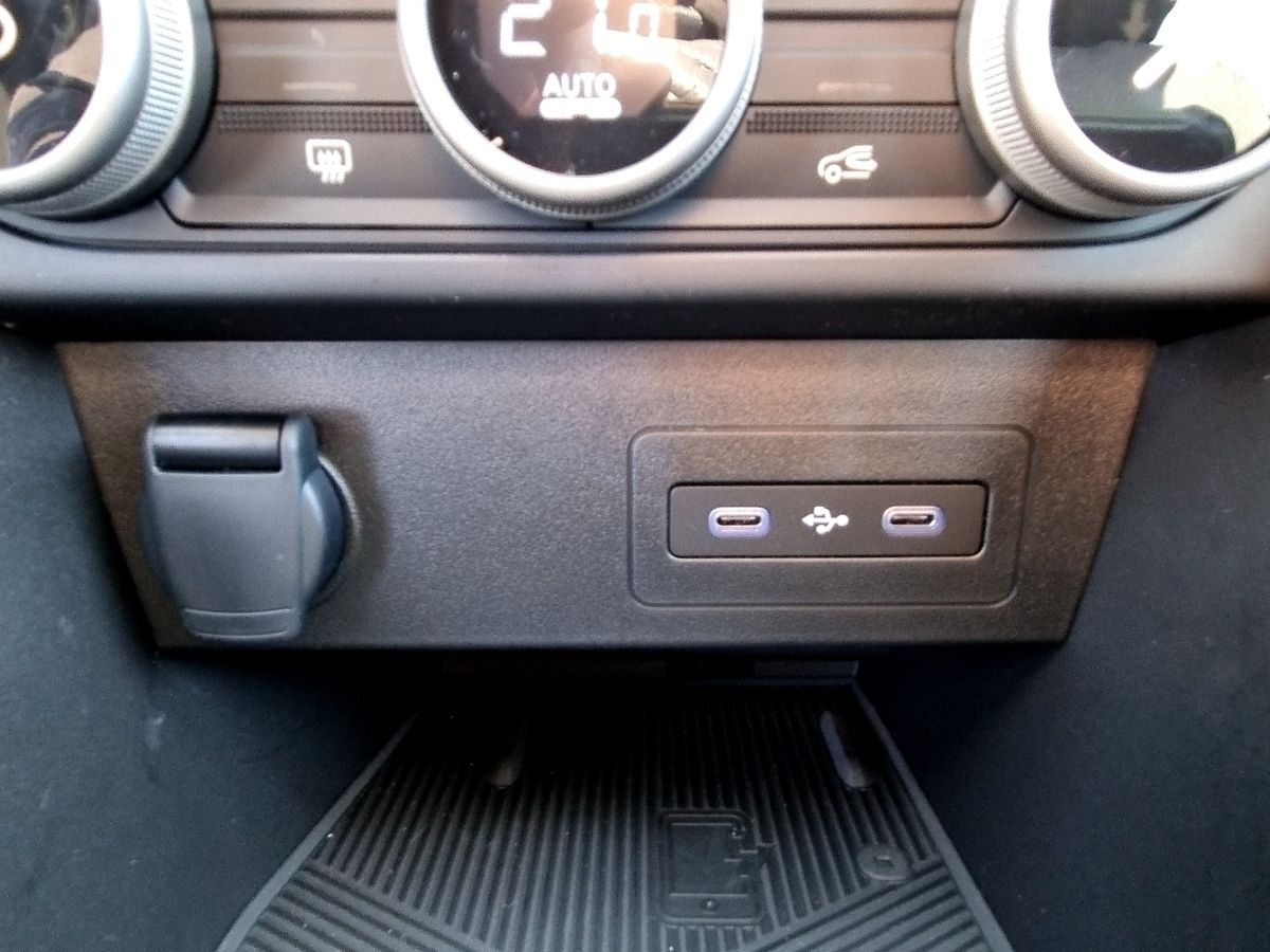 Fahrzeugabbildung Dacia Sandero Journey TCe 100