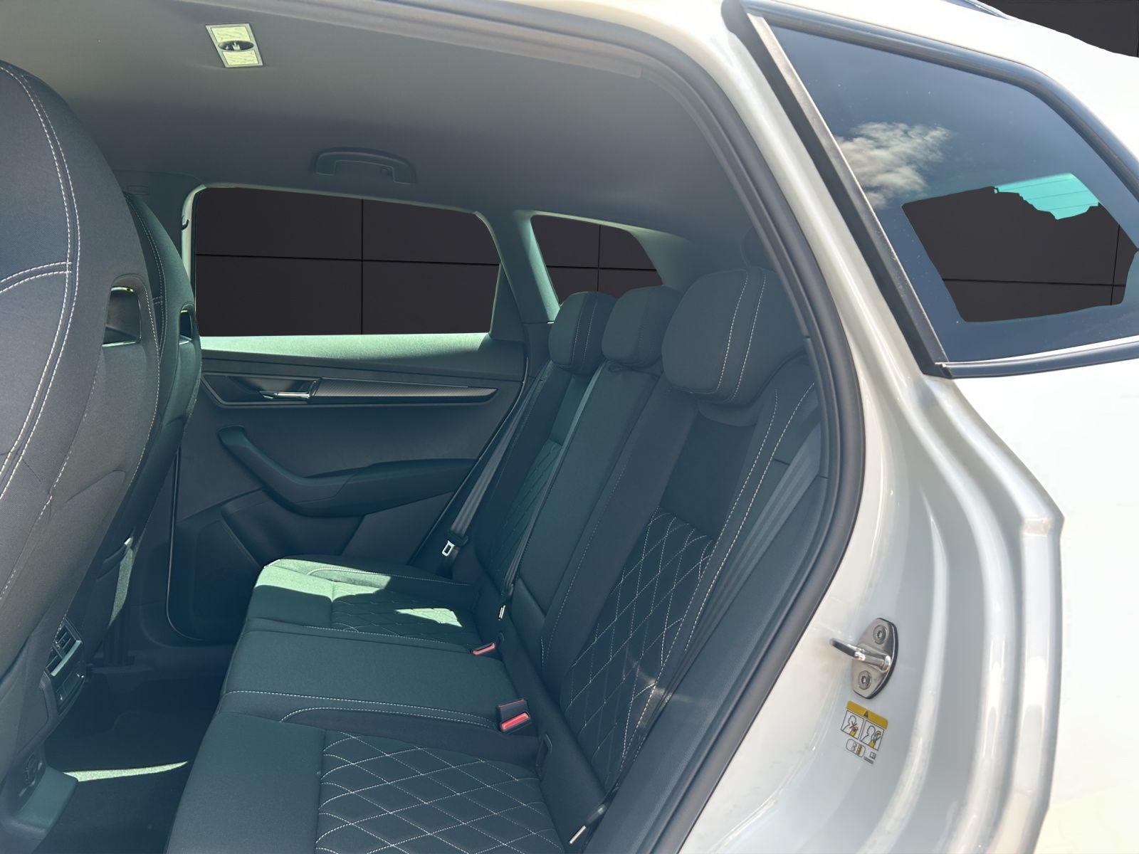 Fahrzeugabbildung SKODA Karoq 2.0 TDI Sportline MATRIX AHK