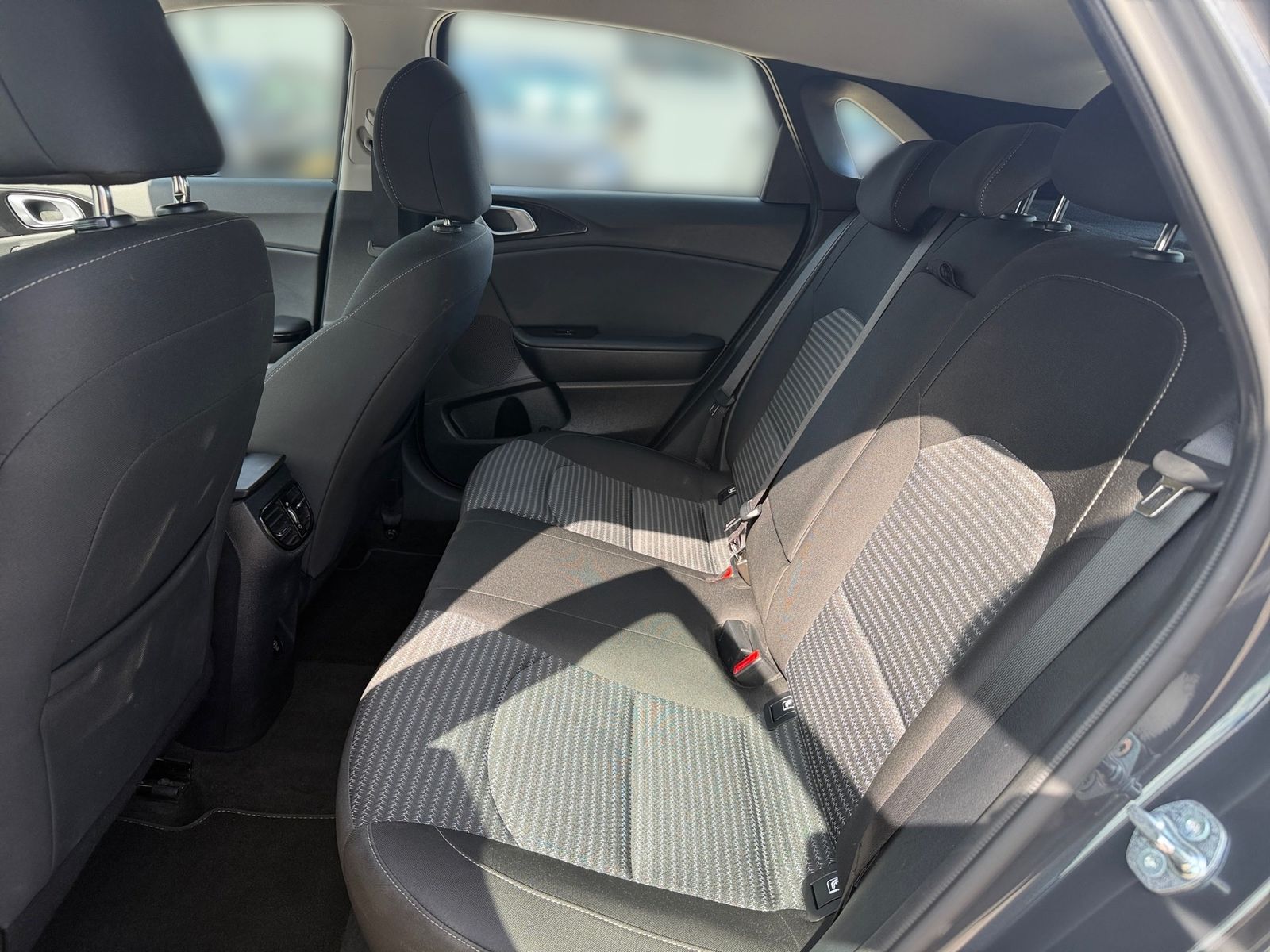 Fahrzeugabbildung Kia CEED_5 1.5T 140 DCT7 VISION KOMF+ (NAV)