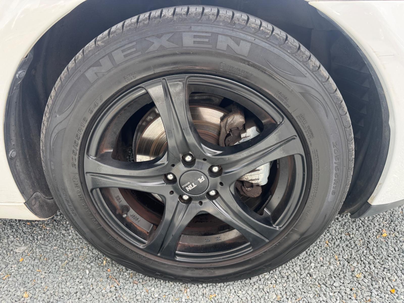 Toyota Avensis 2004 — photo 13