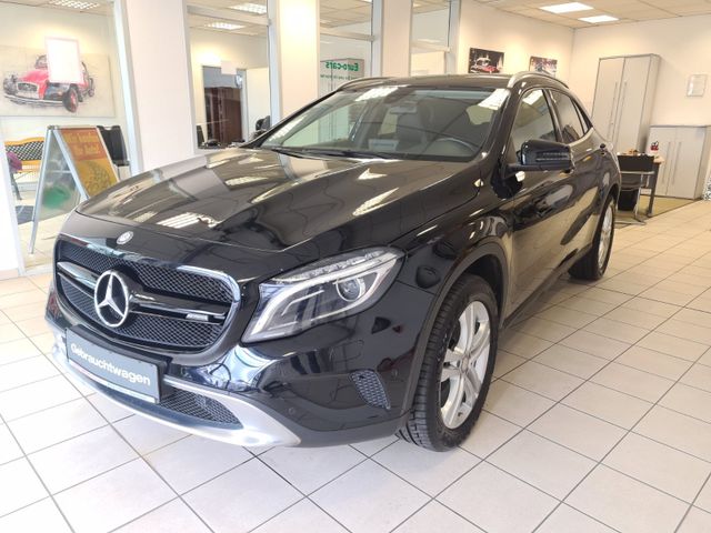 Mercedes-Benz GLA 220 CDI / d 4Matic / NAVI / XENON /