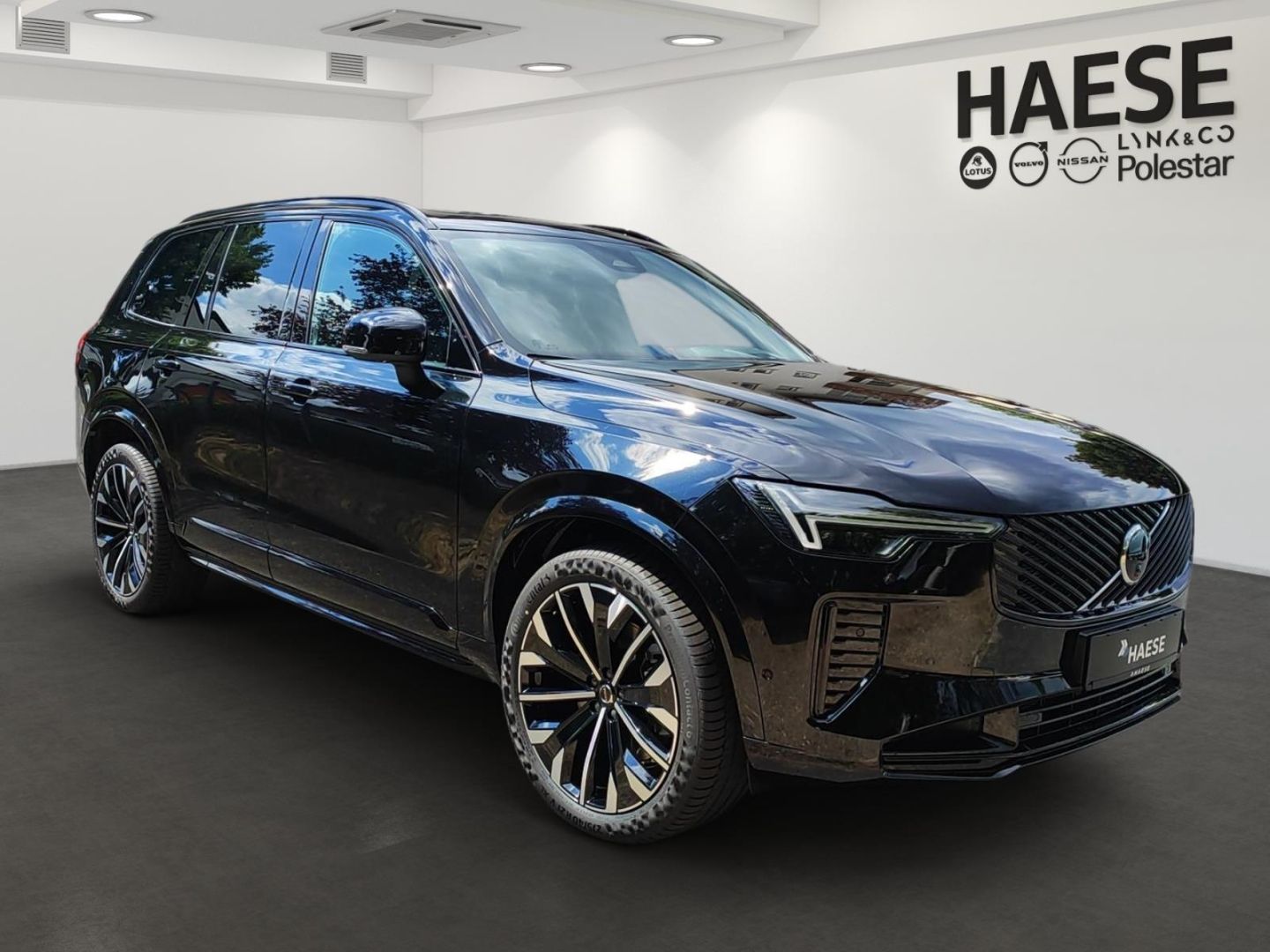 Volvo XC90 Plus Dark Recharge Plug-In Hybrid AWD 7-Sit imagem 3