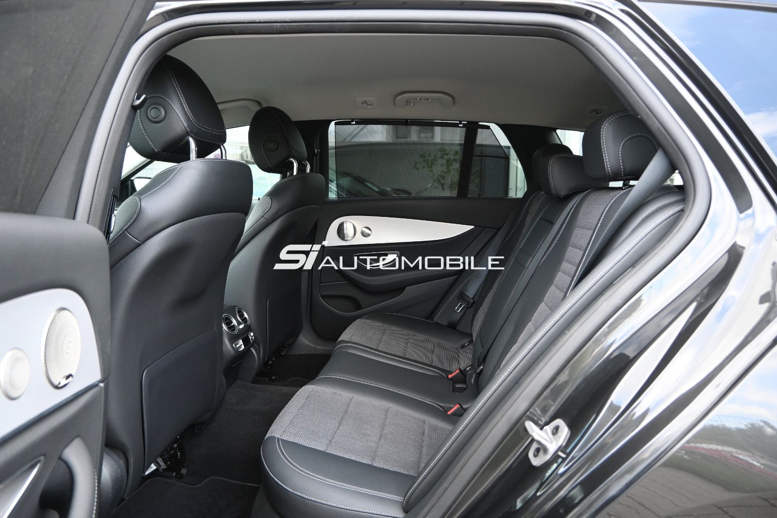 Fahrzeugabbildung Mercedes-Benz E 200 4Mat. T NIGHT °ACC°AHK°BURM°HUD°STANDHEIZ°
