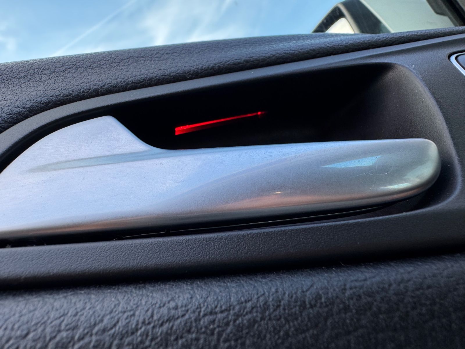 Fahrzeugabbildung Ford Kuga Titanium*LED*8Fach Alu*Kamera*Teilleder