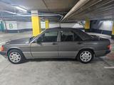 Mercedes-Benz Mercedes Benz 190 2,5 - Mercedes-Benz aus 1991 mit Diesel-Antrieb
