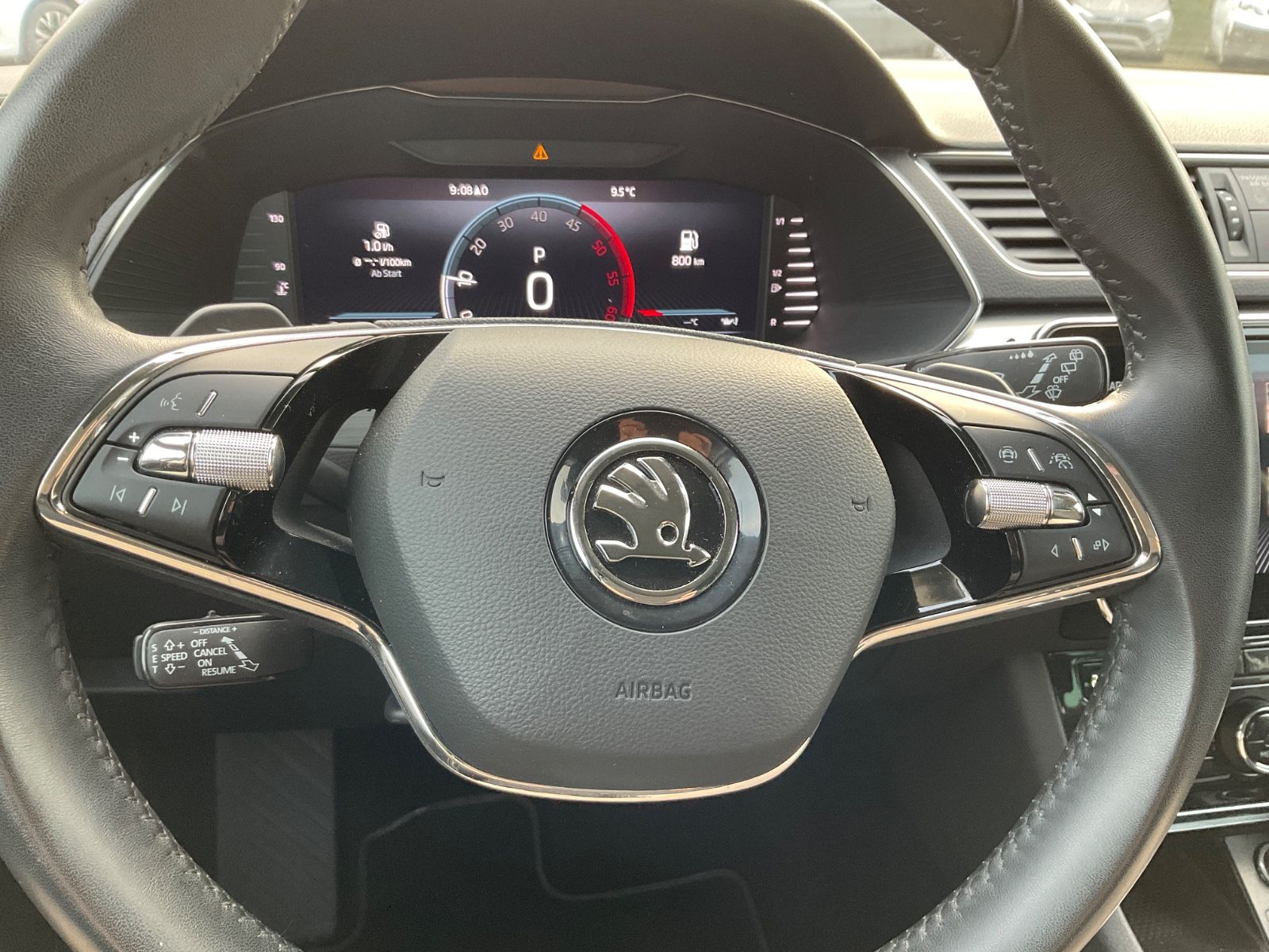 Fahrzeugabbildung SKODA Superb Combi 2.0 TDI DSG,Navi,LED,Kamera,ACC