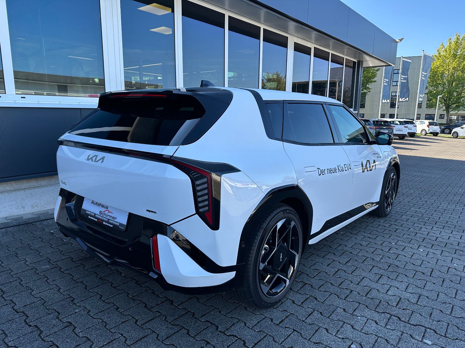 Fahrzeugabbildung Kia EV4 81 FWD GTL DWP COM CON GD