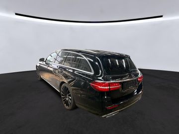Mercedes E 200 - 3