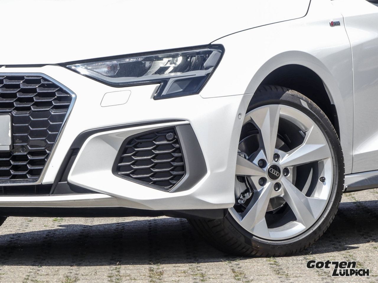 Fahrzeugabbildung Audi A3 Sportback 35 TFSI S line LED Navi PDC DSG