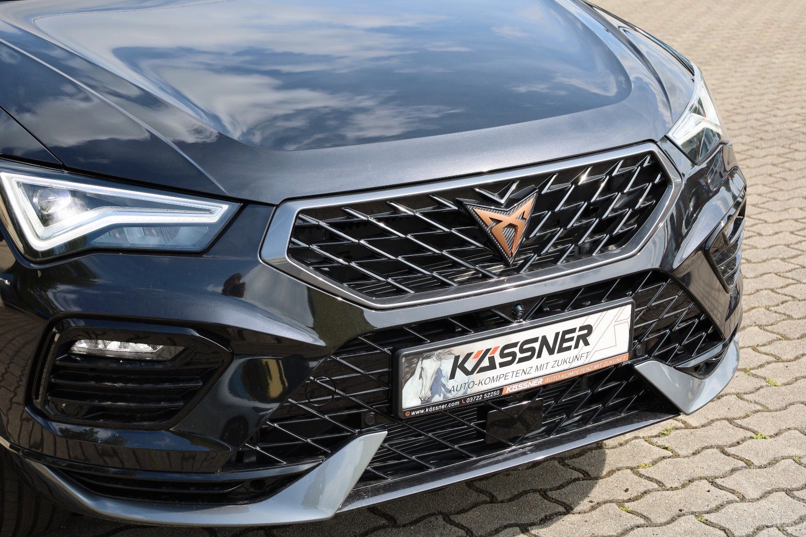 Fahrzeugabbildung CUPRA Ateca VZ 4Drive 2,0 TSI 7-Gang DSG*NAVI