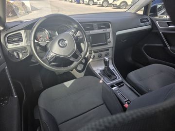 Volkswagen Golf - 9