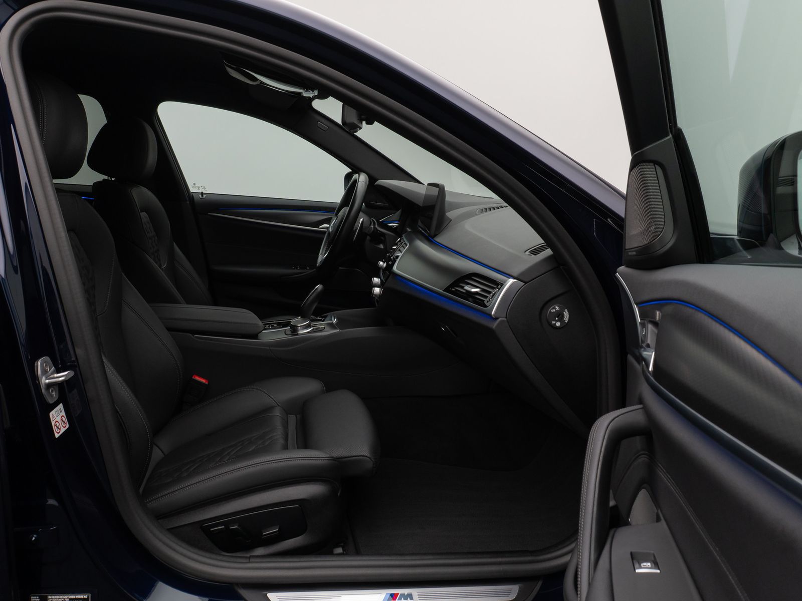 Fahrzeugabbildung BMW 530d xD M Sport Laser HUD DAB H/K ACC AHK Komfor