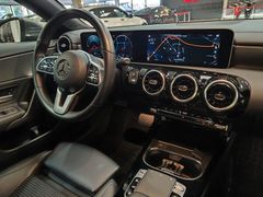 Fahrzeugabbildung Mercedes-Benz CLA 220 d ** LED/WIDESCREEN/LEDER/SPURH.SYS**