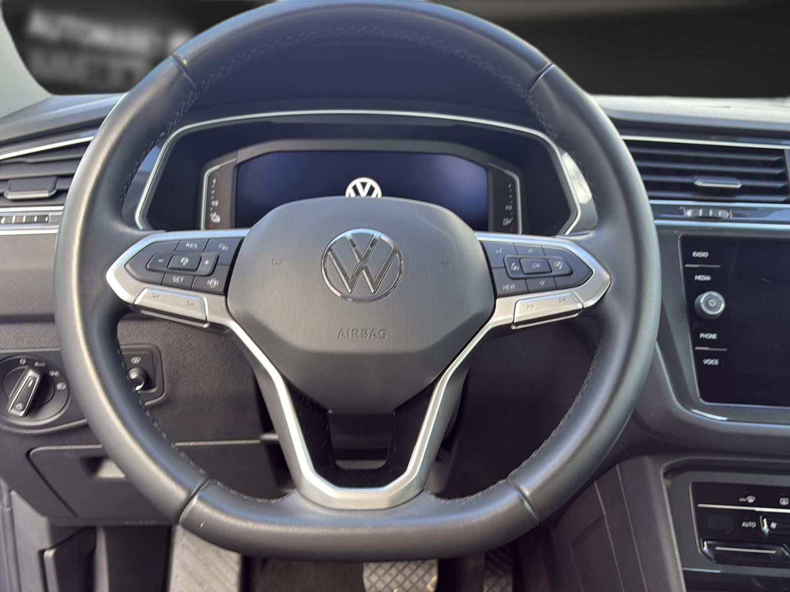Volkswagen Tiguan Life eHybrid HUD*LED*Navi*Kamera*Cplay*17 foto 14