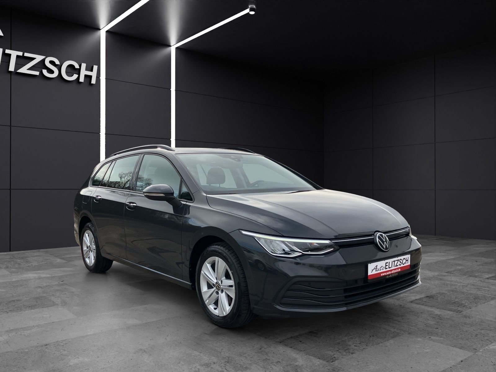 Fahrzeugabbildung Volkswagen Golf VIII Variant Life TDI DSG LED SH PDC Ambien