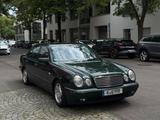 Mercedes-Benz E AVANTGARDE W210 | PDC, Xenon, Sitzheizung  - Mercedes-Benz E 200: Limousine, W210