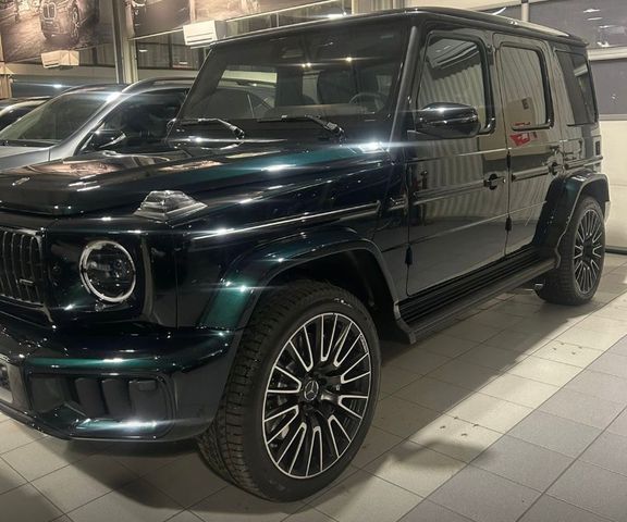 Mercedes-Benz G 63 AMG FACELIFT MY25 GREEN DARK SUPERIOR BLACK