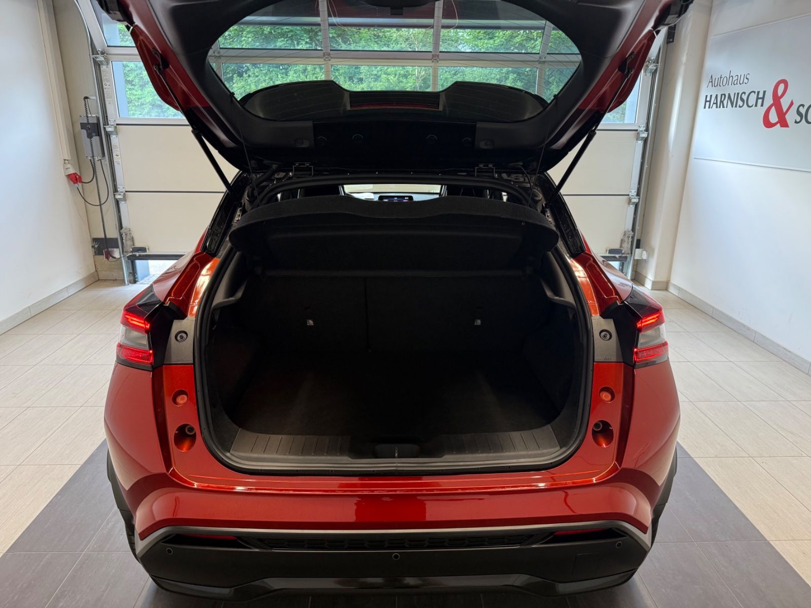 Fahrzeugabbildung Nissan Juke Hybrid N-Design - BOSE, 360°Kam.,Navi