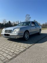 Mercedes-Benz Mercedes e Klasse w 210 220 d - Mercedes-Benz: 210d